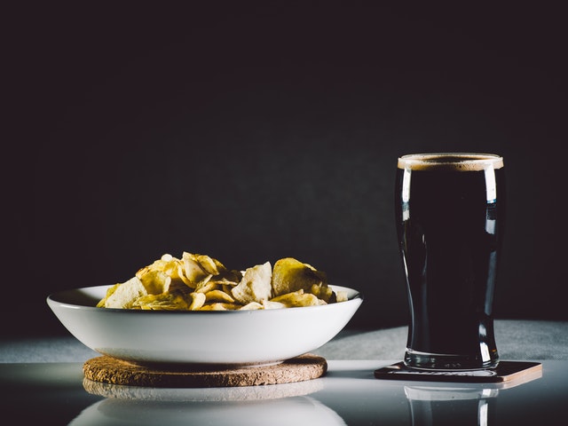 late night snacking, waistline, aging