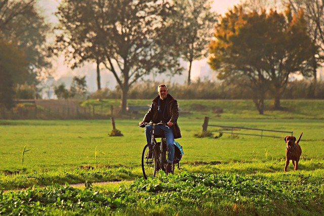 older man riding a bicycle-healthy heart